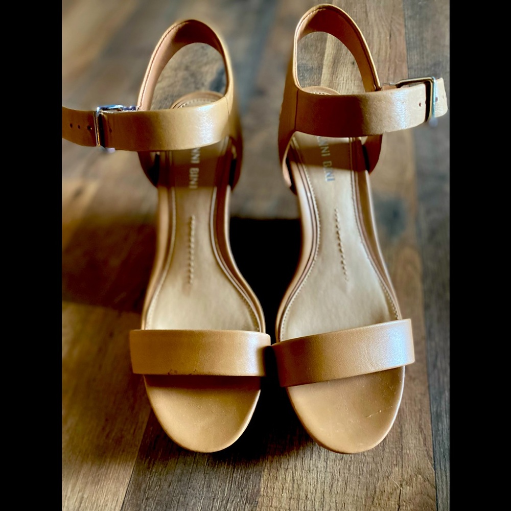 Gianni Bini Leather Wedges